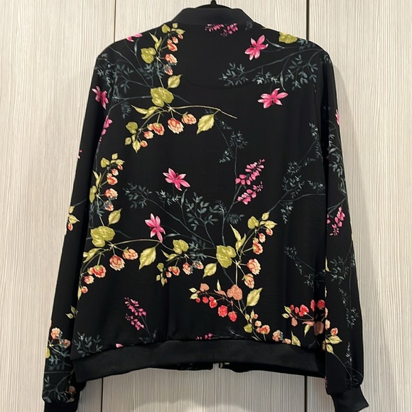 M&S Collection Black Floral Bomber Jacket | UK 14 / US 10 - Picture 2 of 15